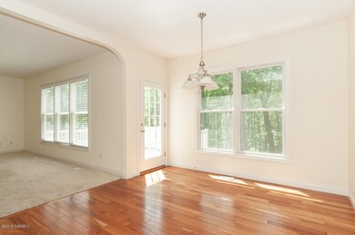 2721 Avalon Woods Ct, Portage, MI 49024 - photo 4