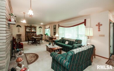 1816 W 43rd St, Davenport, IA 52806 - photo 3