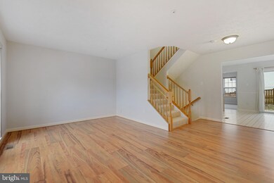 9543 Oakhurst Dr, Columbia, MD 21046 - photo 3