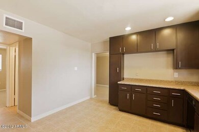 2414 W Flower St (6)