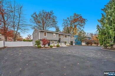 800 Raritan Rd, Clark, NJ 07066 - photo 2