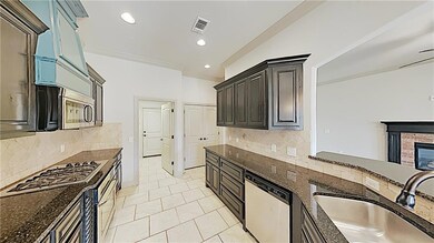 1101 Lindsey Ln, Moore, OK 73160 - photo 7
