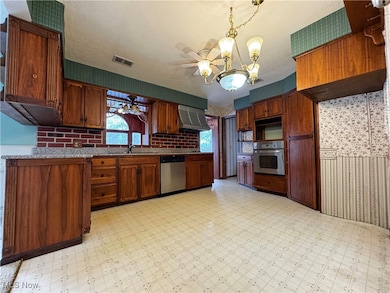 6133 Althea Dr, Concord Township, OH 44077 - photo 3