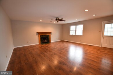 761 Highpointe Cir, Langhorne, PA 19047 - photo 5