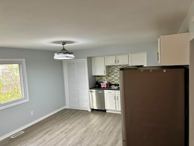 421 Sandalwood Dr, Valparaiso, IN 46385 - photo 7