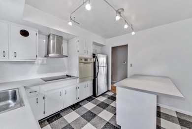 1350 Carbone Dr_12-SMALL