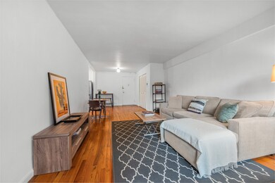 415 Argyle Rd unit 4W, Brooklyn, NY 11218 - photo 4