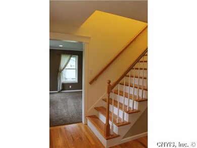 Foyer. Plush carpeting greets you in the 25 ft lon