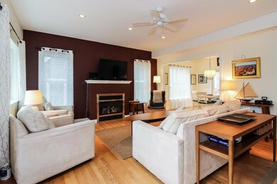 007-photo-living-room-6548862