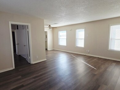 901 W Illinois Ave, Enid, OK 73701 - photo 4