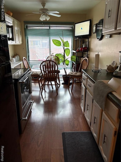 25064 Champlaign Dr unit 9B, Southfield, MI 48034 - photo 7