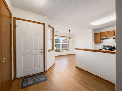 715 Milcrest Dr, Marysville, OH 43040 - photo 4