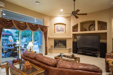 FAMILY_ROOM_HRM0211web