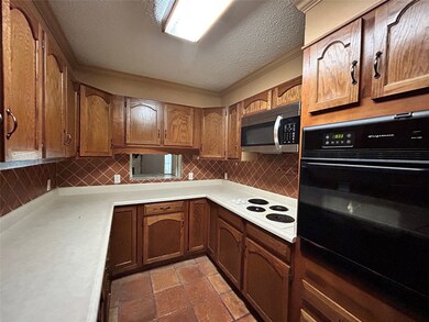 3205 Sycamore Ave, Bay City, TX 77414 - photo 4