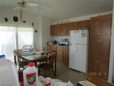 Kitchen dining combo 21x11 , Many cabinets , lighted ceiling fan