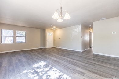 7202 Frontier Ridge Dr, Converse, TX 78109 - photo 6