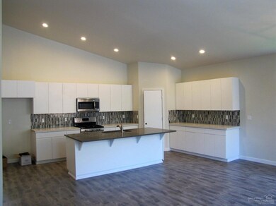 61519 SE Lincoln Ln, Bend, OR 97702 - photo 5