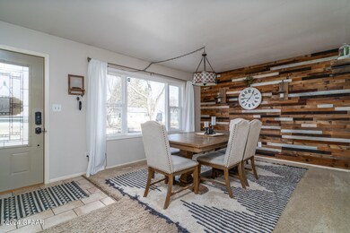 1211 S 18th St, Grand Forks, ND 58201 - photo 2