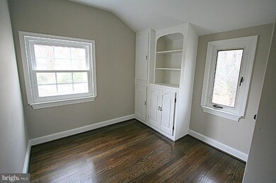 5716 Forest Rd, Cheverly, MD 20785 - photo 7