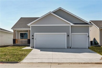 9832 Thorton Dr, Johnston, IA 50131 - photo 2