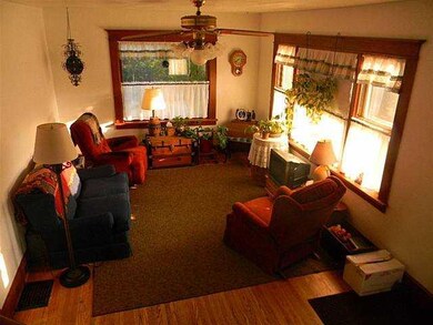 Living Room Enjoy warmth & light of the sun-drench