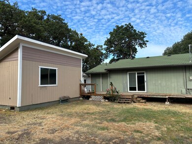 100 Laurelhurst St, Central Point, OR 97502 - photo 3