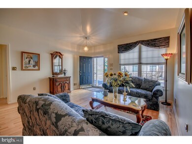 823 Persimmon Ln unit V130, Langhorne, PA 19047 - photo 4