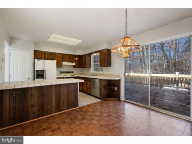 127 N Hunter Forge Rd, Newark, DE 19713 - photo 2