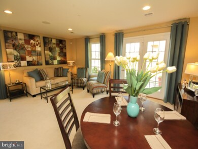 601 Columbus Dr, Spring City, PA 19475 - photo 5