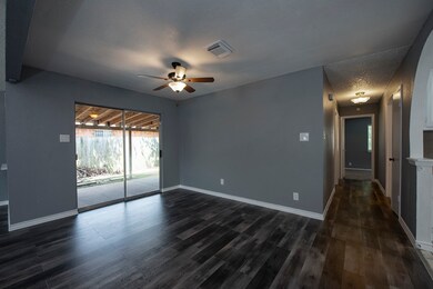 10802 Mackenzie Dr, Houston, TX 77086 - photo 6