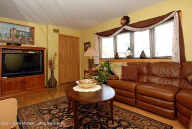 68 Avondale St, Valley Stream, NY 11581 - photo 7