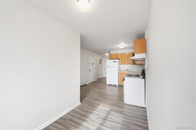 144-05 Jamaica Ave unit 2nd Floor, Jamaica, NY 11435 - photo 5