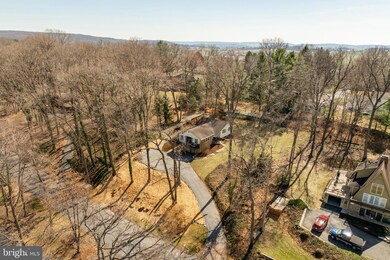 132 Maple Dr, New Holland, PA 17557 - photo 3