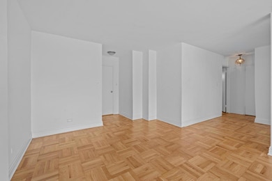 Briar Oaks unit 609, Bronx, NY 10471 - photo 7