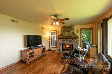 320 Creekside Way unit A-201, Burnsville, NC 28714 - photo 4