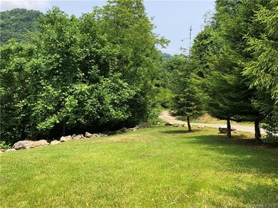 148 Pearl Way unit 17, Burnsville, NC 28714 - photo 3