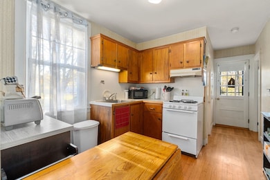 83 Fairhaven Rd, Mattapoisett, MA 02739 - photo 5