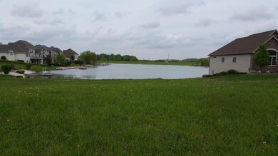 8190 Lakeview Ct, Crown Point, IN 46307 - photo 2