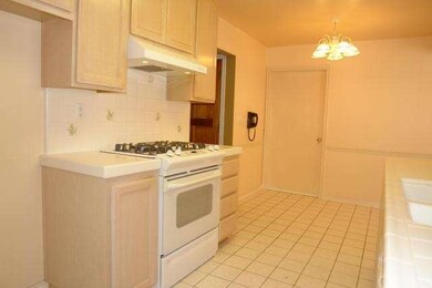kitchen/dining opens to garage