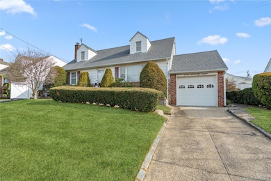 178 Farnum Blvd, Franklin Square, NY 11010 - photo 3