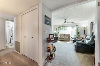 06-811 S Reseda Ave-6