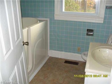 605 Nc Highway 42 S, Asheboro, NC 27205 - photo 4