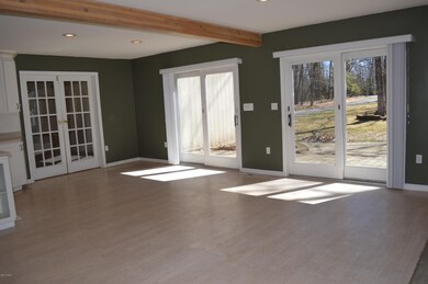 806 Tanager Ct, Hawley, PA 18428 - photo 6