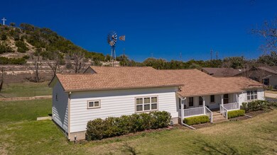 412 Cross Mountain Dr, Fredericksburg, TX 78624 - photo 3