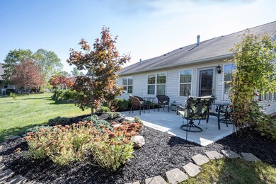 11748 Whisper Cove Dr, Fishers, IN 46037 - photo 2