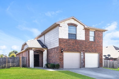 703 Woodcrest Dr, Ennis, TX 75119 - photo 3