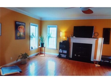 MANTELED GAS FIREPLACE
