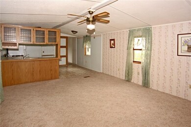 105 E Madison St, Atlanta, IN 46031 - photo 4