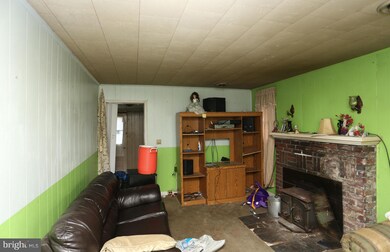 5815 Quintana St, Riverdale, MD 20737 - photo 3