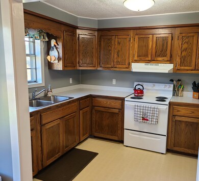 132 Jessies Ln, Laurel, MS 39443 - photo 4